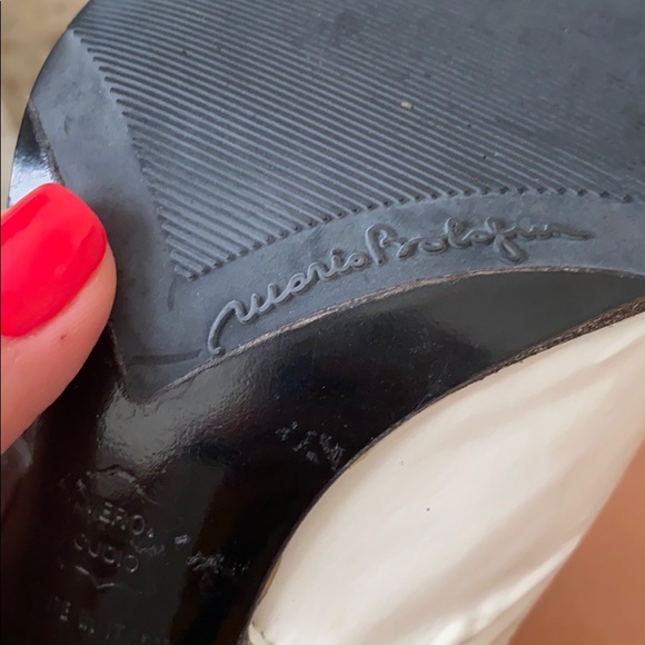 Boots - Picture 4 of 4